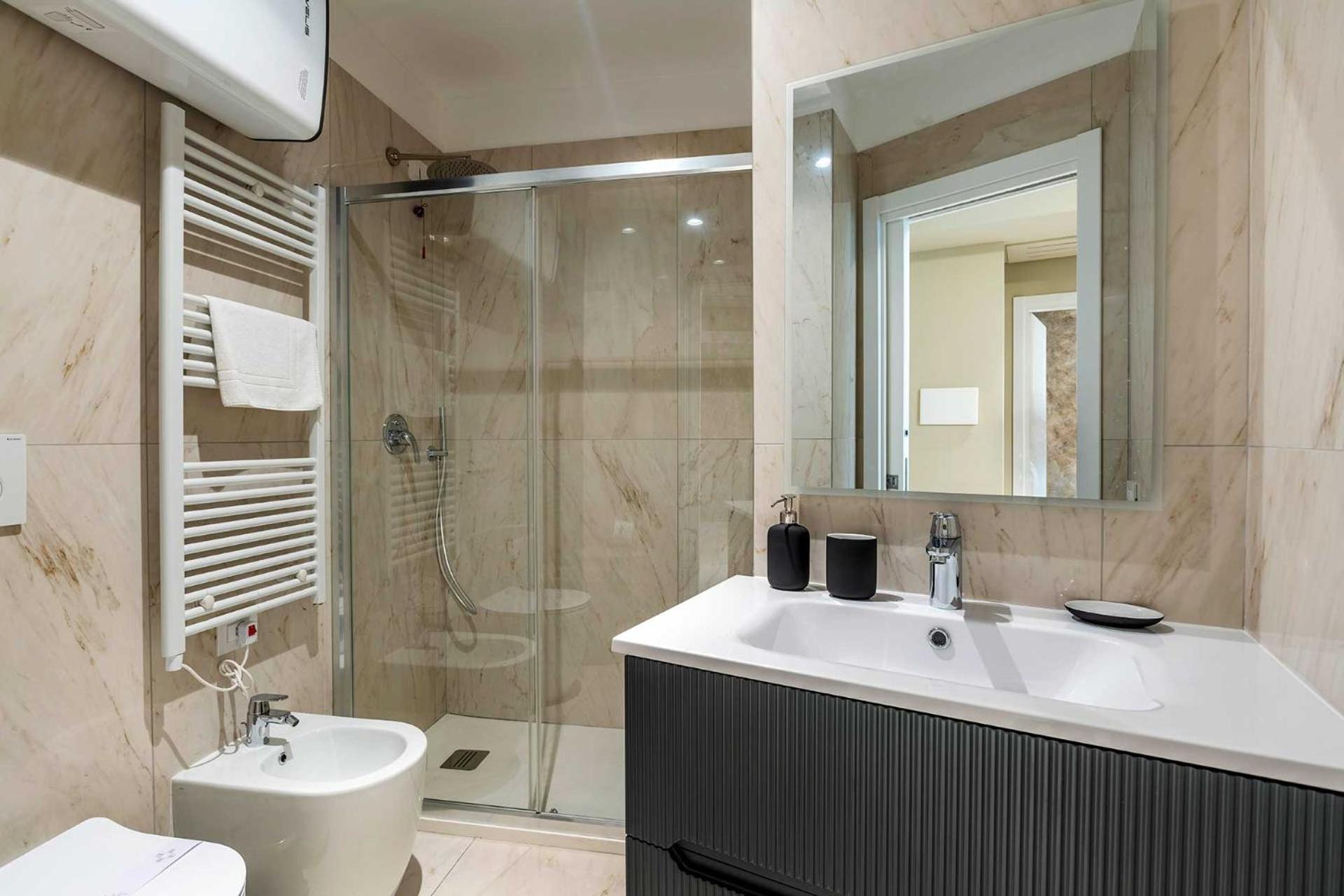 Velasca Tower Apartments Milan Bagian luar foto