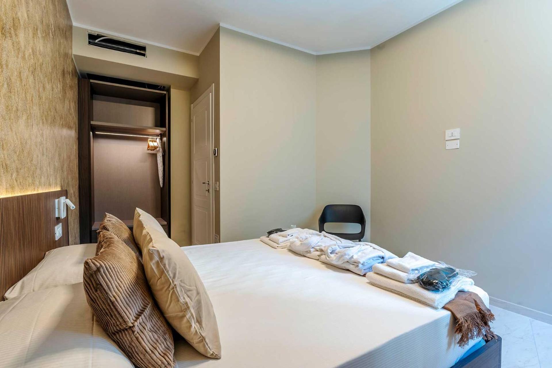 Velasca Tower Apartments Milan Bagian luar foto
