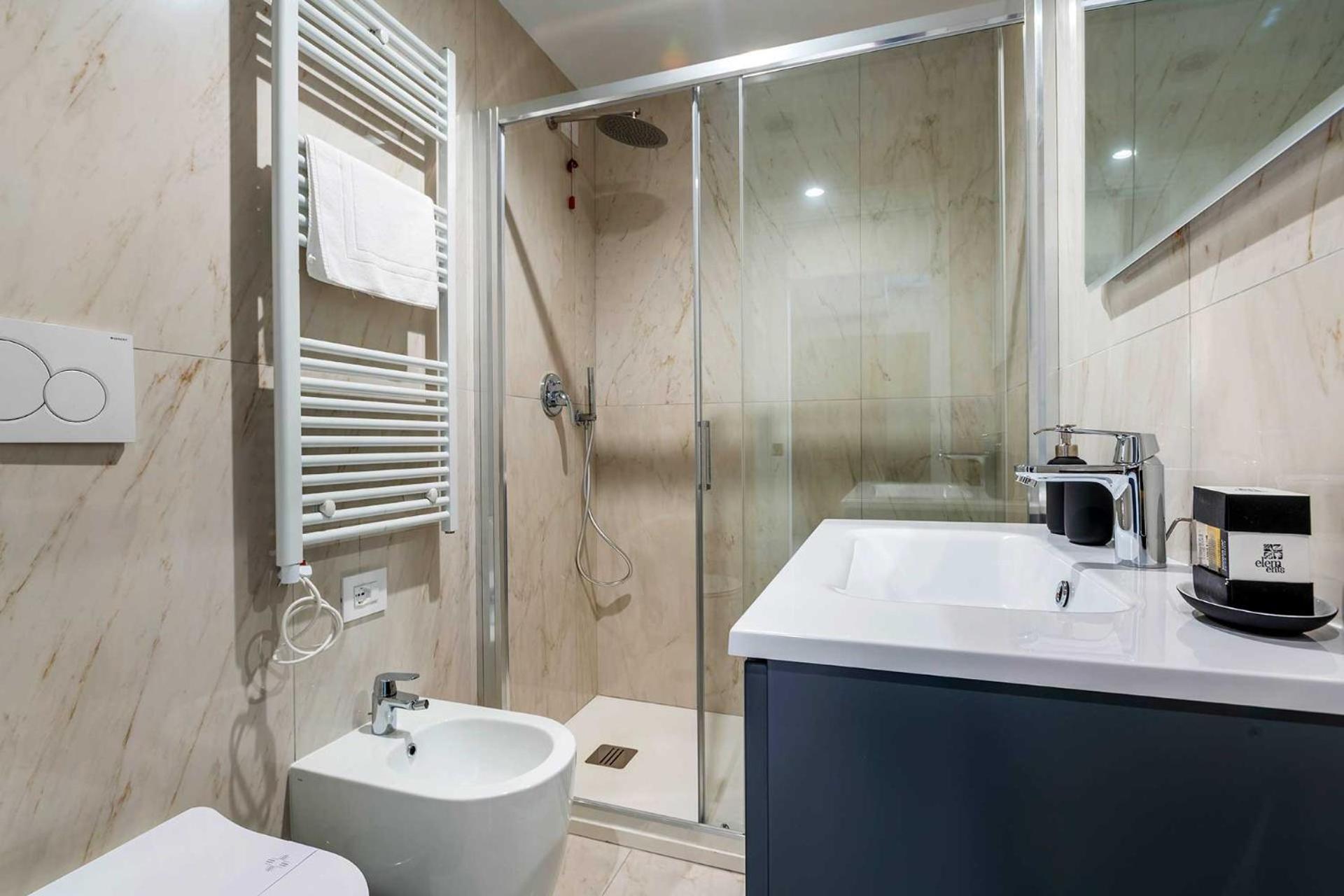 Velasca Tower Apartments Milan Bagian luar foto