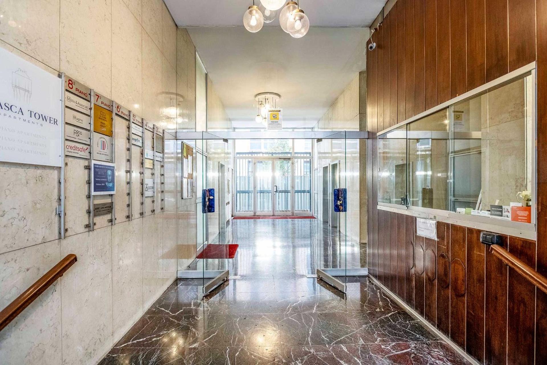 Velasca Tower Apartments Milan Bagian luar foto